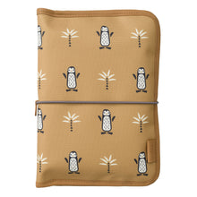 Lade das Bild in den Galerie-Viewer, Wickel Travel Kit Pinguin
